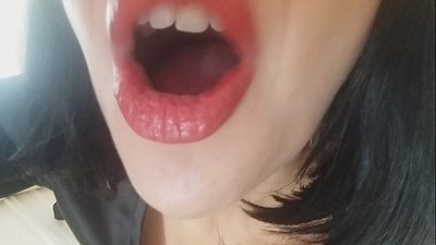 عزیزم مامانت نمیذاره امروز بری مدرسه... خیلی بهت نیاز دارم...